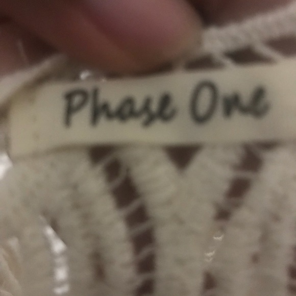 Cream crocheted top. Size Small. - Picture 6 of 6